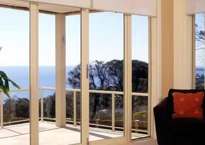 Aluminium-hinged-door