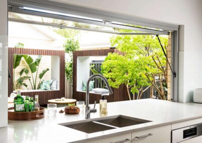 Gas Strut window